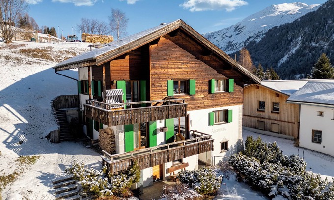 Davos-Dorf Chalet De Ski | A&Y luxury chalet with sauna & whirlpool, ideal for families & nature lovers in Davos
