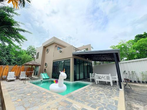 Saen Suk Villa | A1-Mountain View Private Pool Villa-บางแสน