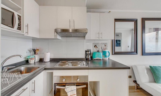 Las Rejas Appartement | A1 accueillante, 2D 1B porte d'entrée de métro jusqu'à 5