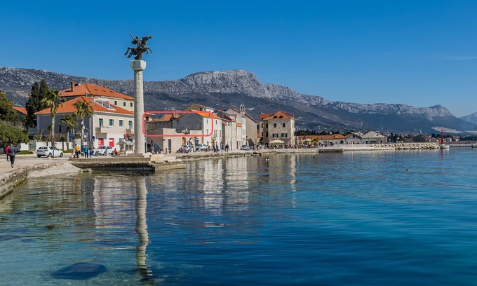 Kastel Novi Appartement | A1 - spacious apt on the seafront with terrace