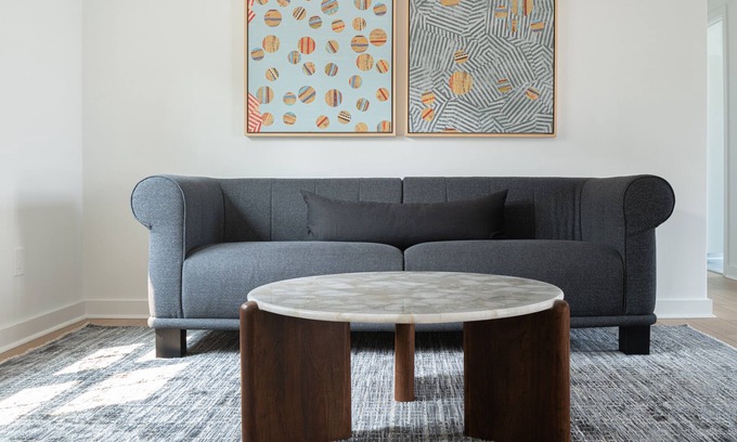 Manoa Appartement | Soft and Sophisticated style located next to Suburban Square.