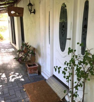Ascot Lit Et Petit-Déjeuner | Aarn House B&B Airport Accommodation