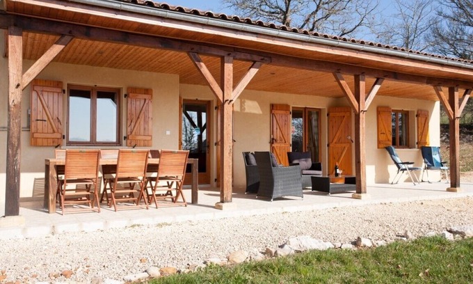 Saint-Aubin-de-Nabirat Maison | Abbeie, bungalow avec piscine privée et 7000m2 de terrain privé