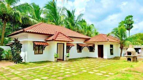 Valikamam North Maison | Abbi Holidays - Keerimalai Cultural Villa