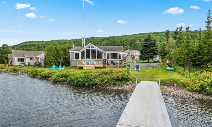 Rangeley Plantation Maison | Abenaki - private waterfront on Rangeley Lake, steps from the water!