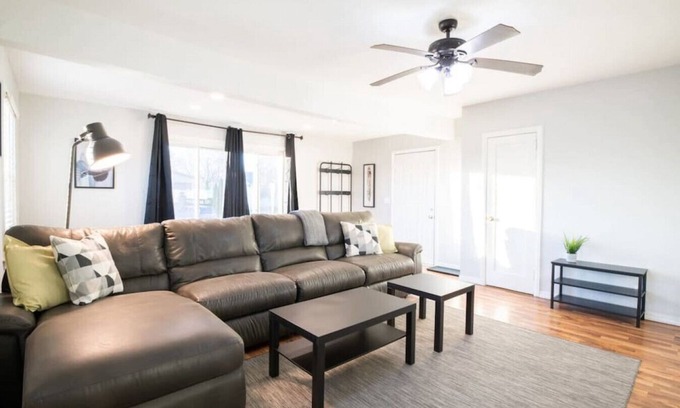 Peoria Heights Maison | ABODE ON ATLANTIC - Spacious 2BD in the Heights