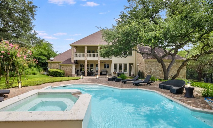 Austin Maison | ARRIVE AUSTIN COUNTRY CLUB ESTATE | Jusqu'à 12 lits | 4 MI à DWTN | Piscine / Spa