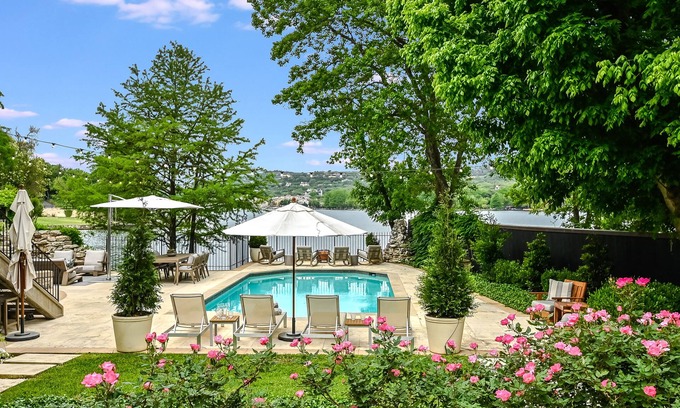 Tarrytown Maison | Free Night* I Above Icon| Lake Austin| | Pool I Game Room I Family Fun