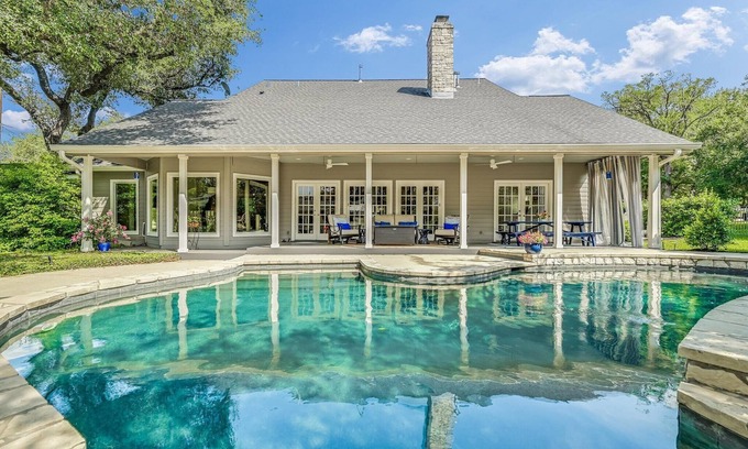Westwood Maison | ARRIVEZ AUTHENTIC WESTLAKE ESTATE | 4m du centre ville | Jusqu'à 14 Bds | Gameroom |