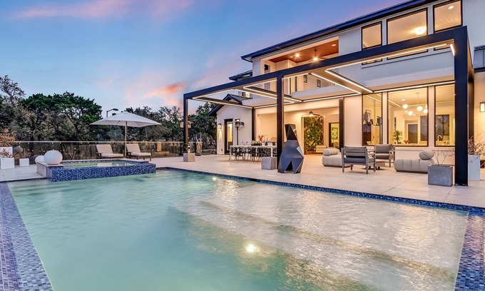 Austin Maison | Free Night* | Above Collectic I Pool&Spa | Game Room I Long-term Available