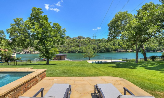 Lower Basin Lake Travis Maison | ARRIVE ELITE SUR LE LAC AUSTIN ESTATE | Jusqu'à 15 lits | Lakefront | Meilleur Backyrd