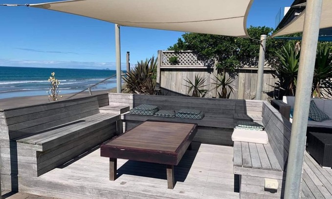 Pukehina Maison | ABSOLUTE BEACHFRONT PARADISE