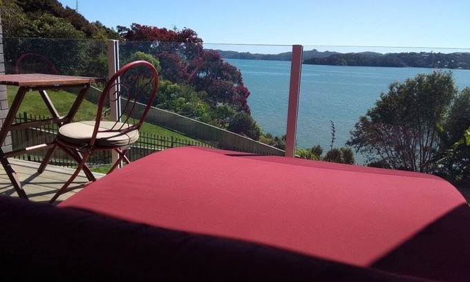 Paihia Appartement | Absolute beachfront "Waimiro" Paihia