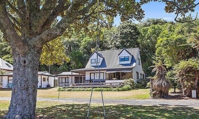 Okere Falls Cottage | Absolute Lakefront Favorite - Maison du Lac Rotoiti