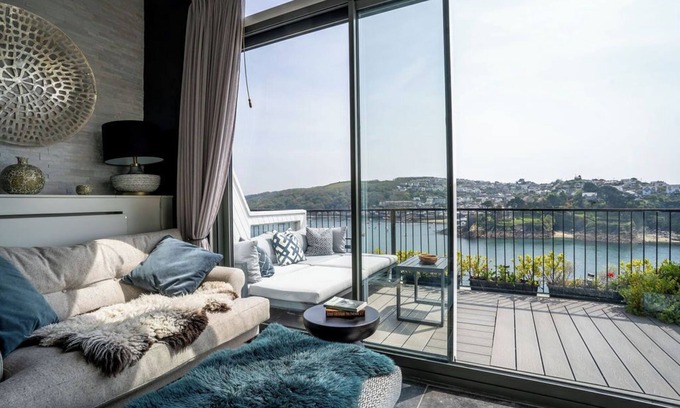 Fowey Appartement | Absolute Luxury and Calm in Marners Rock No 3 With Superb Sea Views