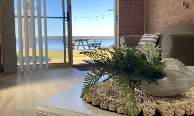 Sanctuary Point Maison | Absolute Waterfront Accomodation!