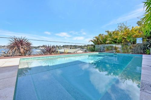 Fishing Point Maison | Absolute Waterfront Lakehouse Fishing Point Waterfront Pool Jetty
