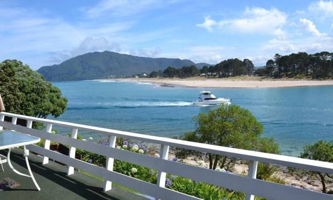 Tairua Maison | Absolue en bord de mer avec une vue imprenable