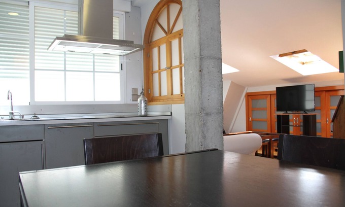 Arganzuela Appartement | APPARTEMENT ABUHARDILLADO à MADRID RIO / MATADERO. WIFI
