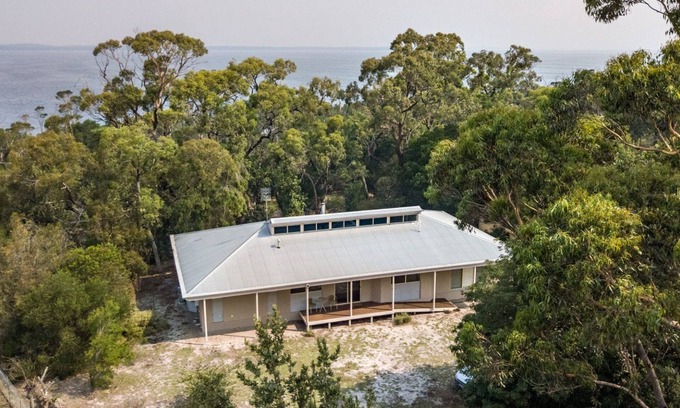 Forge Creek Maison | Acacia-Lakehouse - Forge Creek, VIC
