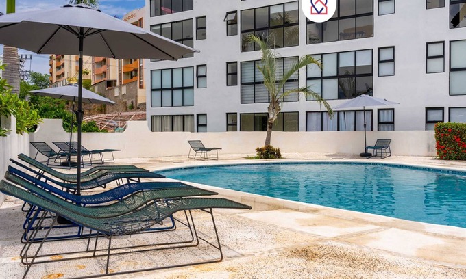 Las Playas Appartement | Acapulco Retreat with Bay Views & Amenities