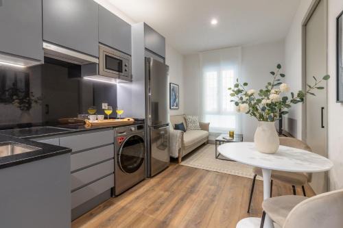Chamberi Appartement | Accessible 2-Single Bed Apartment in Chamberí Adapted Bathroom, Quevedo III