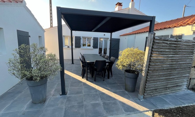 Commequiers Cottage | Gîte accessible PMR avec jardin clos, terrasses et proche Vélo Rail à Commequiers