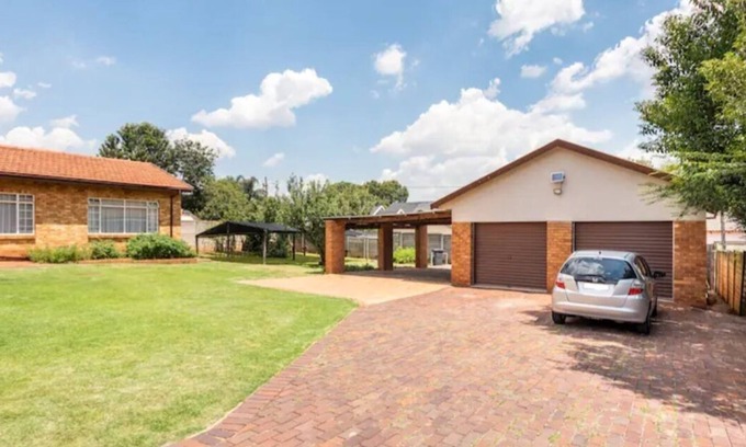Greater Johannesburg Metropolitan Area Maison | Accommodation for families, business travellers and student accommodation. GREAT