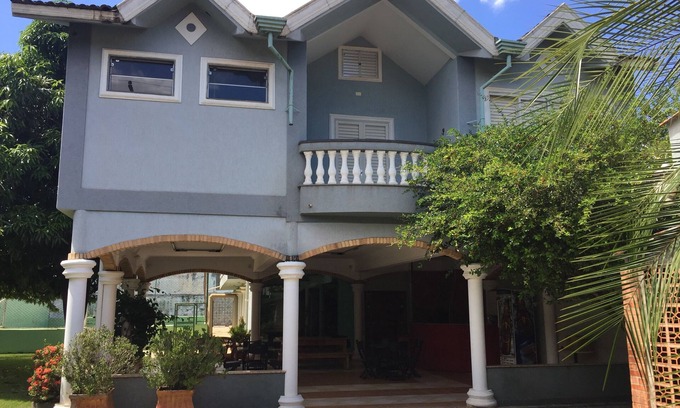 Ribeirao Preto Maison | Hébergement avec structure pour accueillir 24 personnes dans 7 chambres dont 4 suites