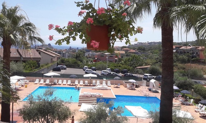 Capo Mulini Maison | appartement dans résidence avec piscine à 200 mètres de la mer Capomulini - acitrezza