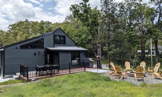 Cairo Maison | Acorn Bungalow & Lodge - Luxury Cabin, Catskills