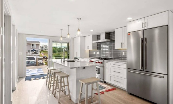 Newbury Maison | Across From Beach High-End Home "The Nest"