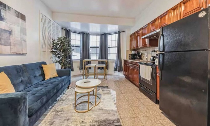 Center City Appartement | Across from Convention Center 4F | Sleeps 6 | 4F