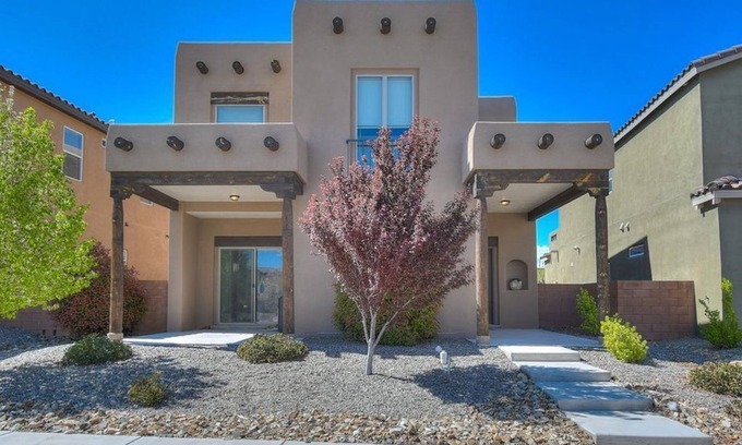 Mesa Del Sol Innovation Park Maison | Across from Netflix Studios in quiet Mesa Del Sol