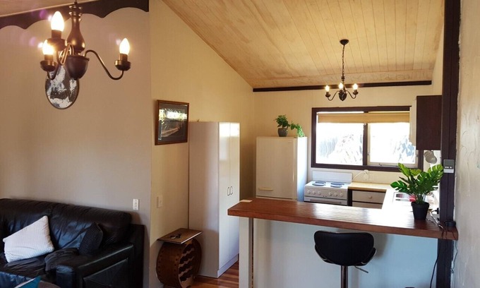 Waikanae Maison | En face de la plage de Waikanae et des cafés.