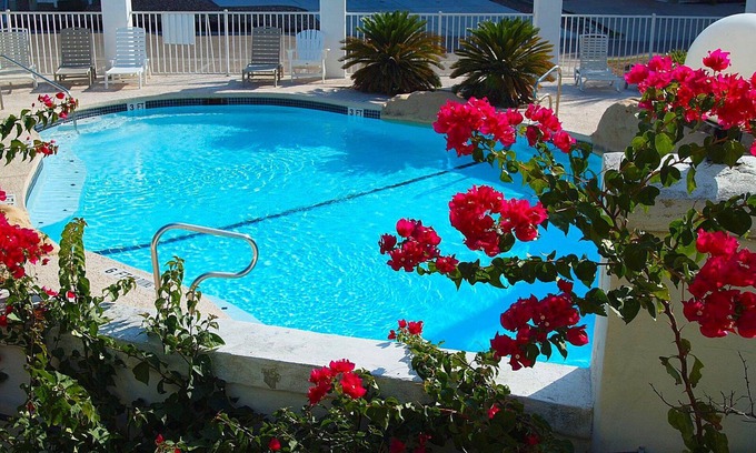 Sand Point Maison | Sol Searcher