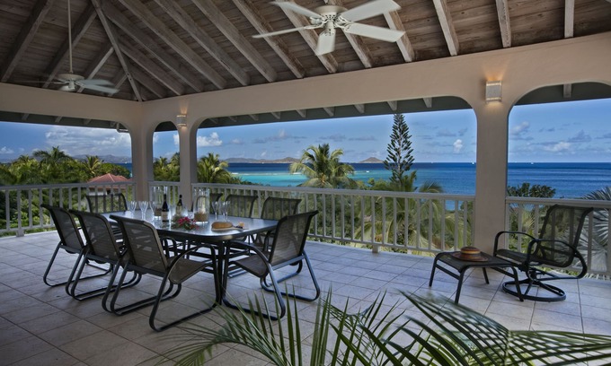 Spanish Town Villa | Villa de luxe avec des vues fantastiques imprégnées d'intimité