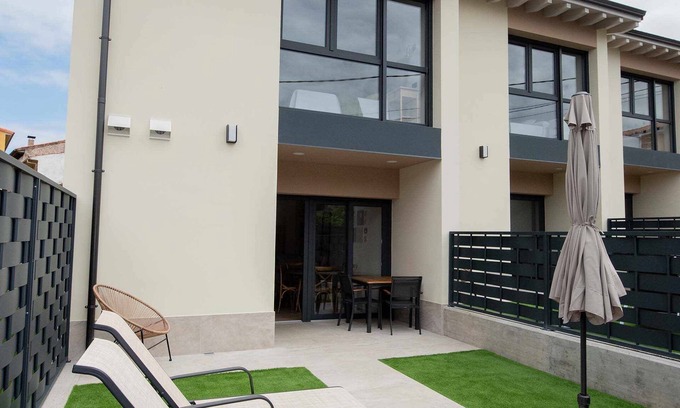 Poo Appartement | ADAPTED TOWNHOUSE-DUPLEX IN BEACH AREA IDEAL FAMILIES