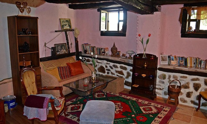 Kocherinovo Maison | Adart Home, Stob Pyramids