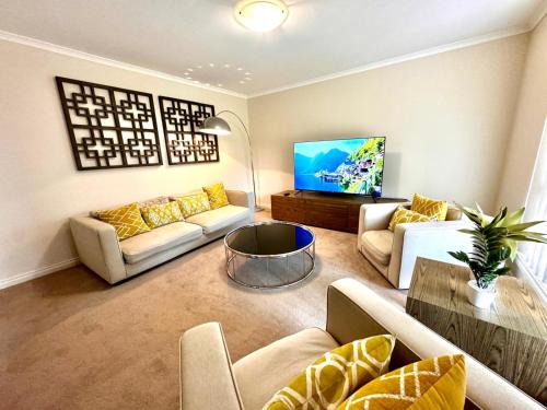 Nairne Maison | Adelaide Hills 4 bed home near Hahndorf Mt Barker
