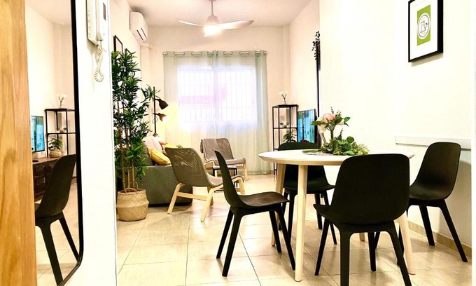 El Palmar Appartement | Adelfa - 2 hab, AA, parking gratis, junto Hospital