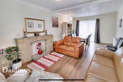 Blaina Maison | Aderyn Mawr Cottage