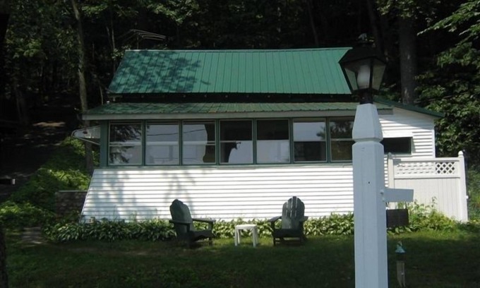Queensbury Cottage | Adirondack Lake Front Cottage