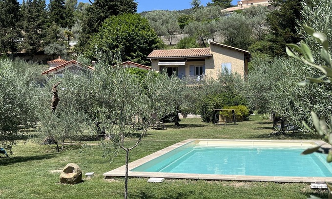 Nyons Appartement | Appartement dans maison de campagne bénéficiant d'une très belle vue.