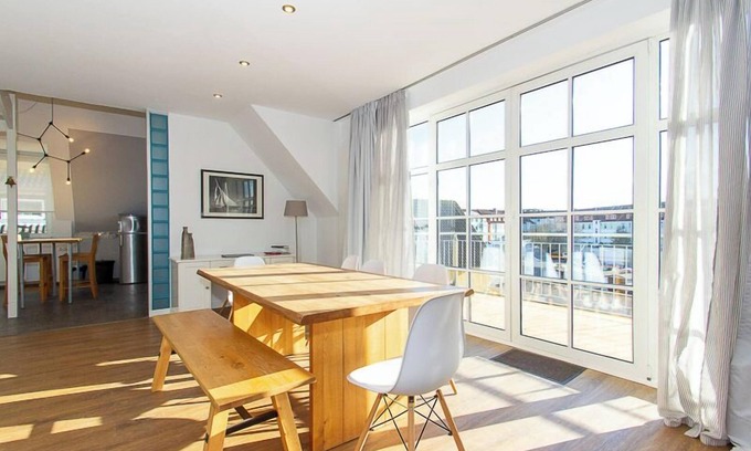 Warnemuende Appartement | Admiralskoje, luxueux appartement en duplex au centre et à proximité de la plage à Warnemünde