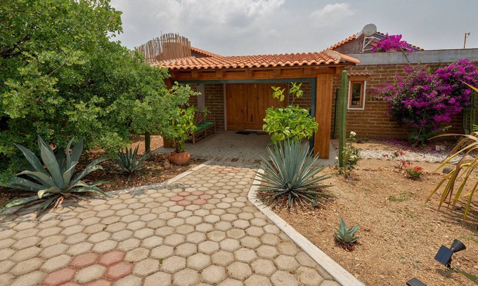 Oaxaca Maison | Adobe Room: a cozy room in a beautiful house