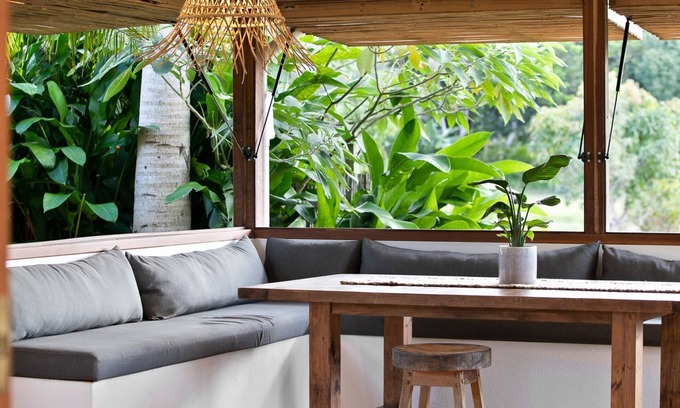 Ewingsdale Maison | Adora Villa