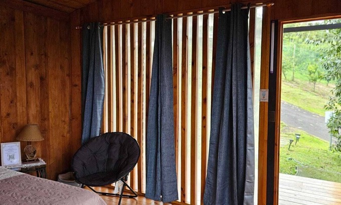Roble Cabine | Adorable 1-bedroom cabin in Carrizal with WiFi access
