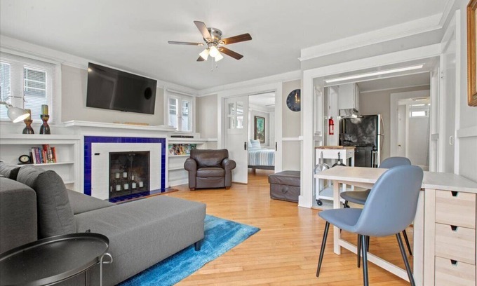 Park West Appartement | Adorable 1 Br. 1 Bath Apartment with AC in Sunny San Diego.