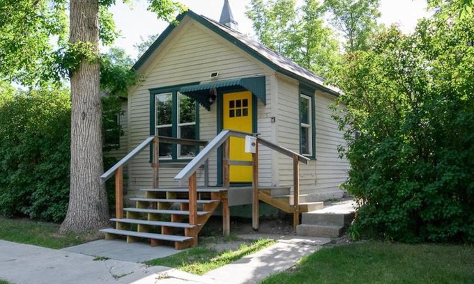 Great Falls Maison | Adorable and Cozy Bungalow